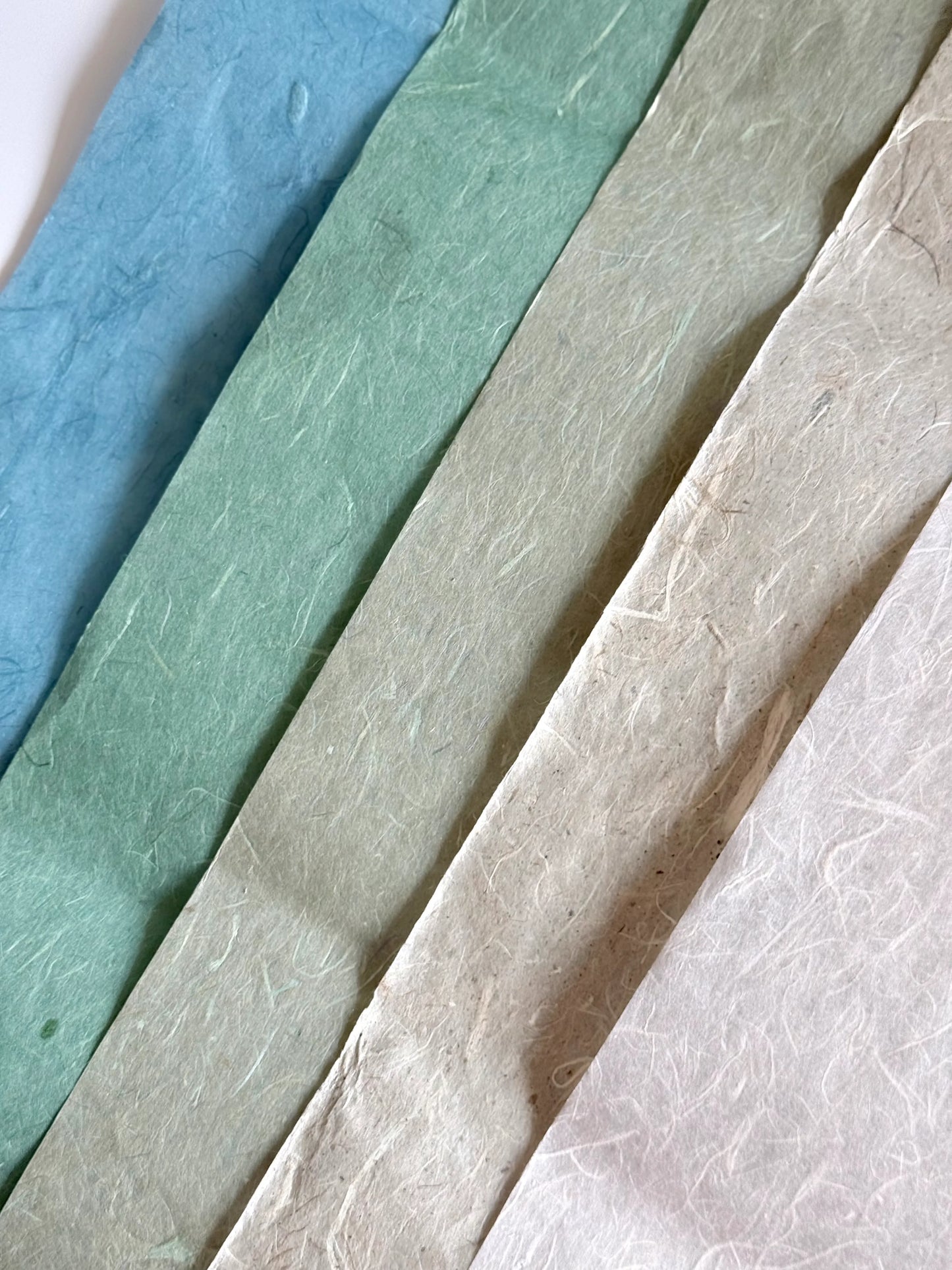 Premium Handmade Coloured Xuan Paper Sampler – Golden Mist Gampi Mulberry Mix (五色珍金雁楮清水)-10 Sheets